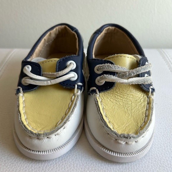 Janie and Jack toddler boat shoes size 4 - Picture 2 of 4